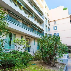 https://le-tivoli-ap4264-by-riviera-holiday-homes.fr-provencehotel.com